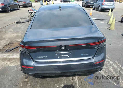 2024 Honda Accord Hybrid Exl z USA, uszkodzony, nr VIN 1HGCY2F65RA097525